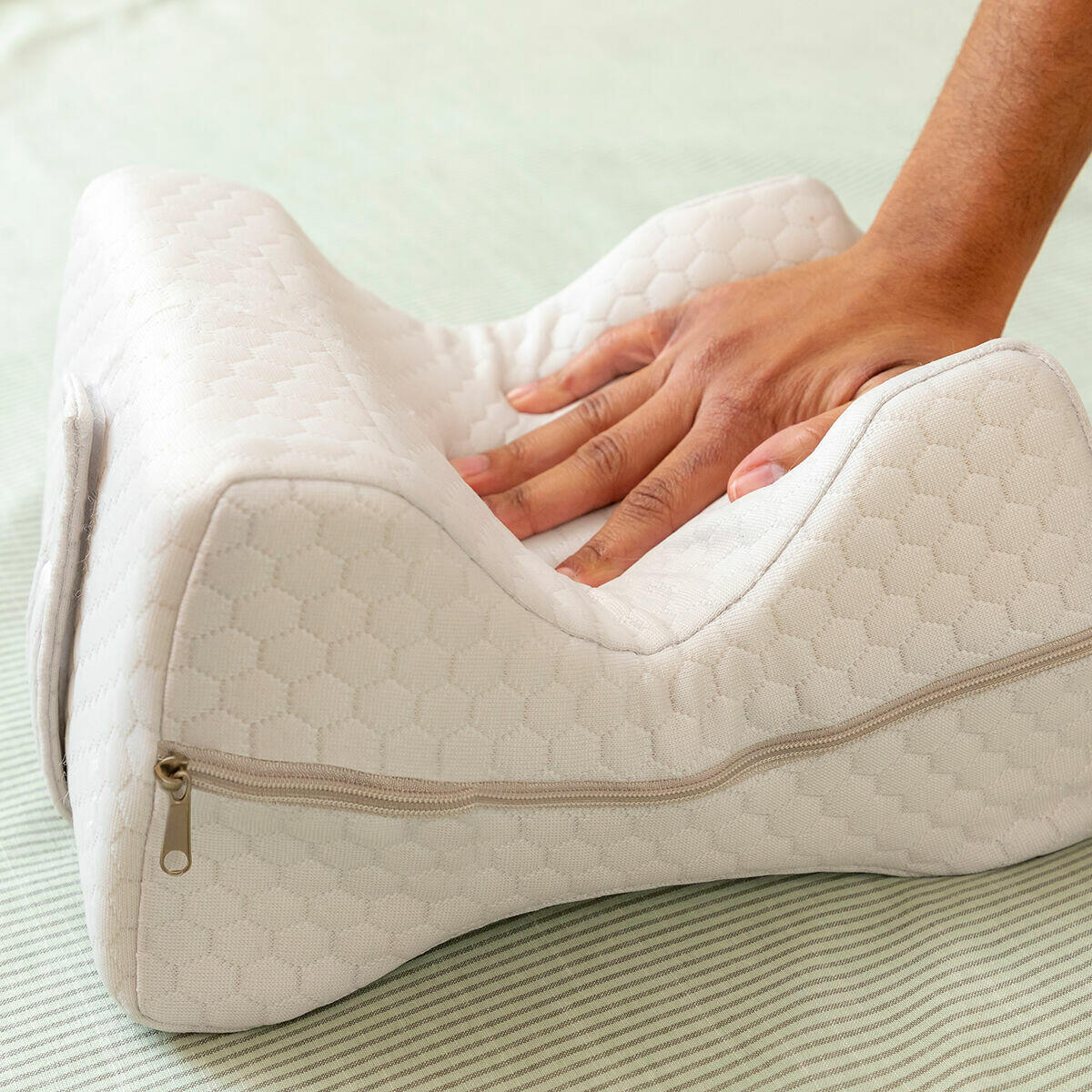 Almohada Ortopédica para Piernas con Cinta de Sujeción